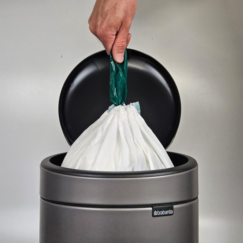 witte vuilniszakken 23 30 liter | trekband | hdpe | 24 my | 43×76 cm – 120 zakken